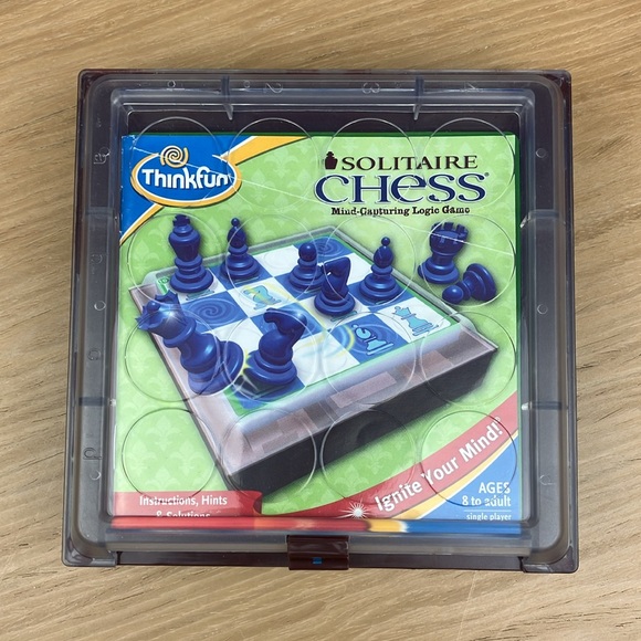 Thinkfun All Queens & Solitaire Chess - Picture 5 of 14